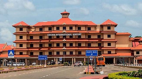 സ്‌പൈസ് ജെറ്റ് വിമാനം വൈകി; നെടുമ്പാശ്ശേരി വിമാനത്താവളത്തിൽ കുടുങ്ങി 250 ഓളം യാത്രക്കാർ