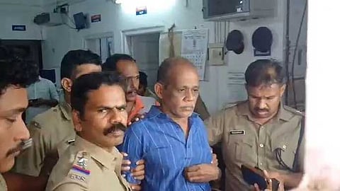 നെന്മാറ ഇരട്ട കൊലപാതകം: ചെന്താമര 14 ദിവസത്തേക്ക് റിമാൻഡിൽ; നൂറു വർഷം വരെ ശിക്ഷിച്ചോളൂ എന്ന് കോടതിയോട് പ്രതി