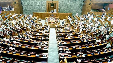 കുംഭമേളക്കിടെയുണ്ടായ ദുരന്തം സഭ നിര്‍ത്തിവെച്ച് ചര്‍ച്ച ചെയ്യണം; മരിച്ചവരുടെ ലിസ്റ്റ് പുറത്തുവിടണം; ലോക്‌സഭയില്‍ പ്രതിപക്ഷ പ്രതിഷേധം