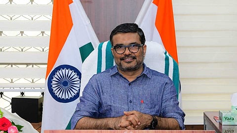 "കുറ്റവാളികൾ ചെയ്ത അതേ കുറ്റത്തിന് അവരും വിചാരണ ചെയ്യപ്പെടും"; വാളയാർ പെൺകുട്ടികളുടെ അമ്മയ്‌ക്കെതിരെ എം. ബി. രാജേഷ്