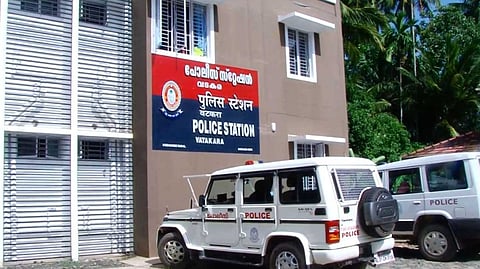 ജ്വല്ലറി തട്ടിപ്പിനിരയായി വടകരയില്‍ പൊലീസ് സ്‌റ്റേഷന്‍ കയറിയിറങ്ങുന്നത് നൂറിലേറെ പേര്‍; ഇതുവരെ നഷ്ടമായത് 9.5 കോടി രൂപ
