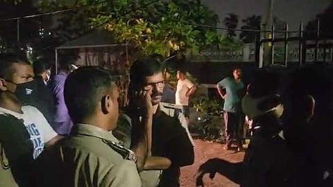 എറണാകുളത്ത് കസ്റ്റംസ് അഡിഷണൽ കമ്മീഷണറും സഹോദരിയും അമ്മയും ജീവനൊടുക്കിയ നിലയിൽ; മൃതദേഹങ്ങൾ കാക്കനാട്ടെ ക്വാർട്ടേഴ്സിൽ