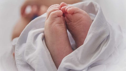 ഐസിയുവില്‍ ഉപേക്ഷിച്ച കുഞ്ഞിനെ ജനറല്‍ ആശുപത്രിയിലേക്ക് മാറ്റും; ജാര്‍ഖണ്ഡ് സ്വദേശികള്‍ക്കെതിരെ കേസെടുക്കും