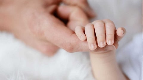 മാതാപിതാക്കള്‍ ഐസിയുവില്‍ ഉപേക്ഷിച്ച കുഞ്ഞിന്റെ ചികിത്സയ്ക്കായി മെഡിക്കല്‍ ബോര്‍ഡ് രൂപീകരിച്ചു; ഒരു മാസം തീവ്ര പരിചരണം ആവശ്യം