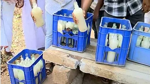IMPACT | കള്ളില്‍ കഫ് സിറപ്പ് കണ്ടെത്തിയ സംഭവം: ഷാപ്പുകളുടെ ലൈസന്‍സ് സസ്‌പെന്‍ഡ് ചെയ്തു