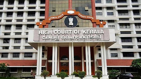 'മറുഭാഗം കേള്‍ക്കാതിരിക്കരുത്'; ലൈംഗികാതിക്രമ പരാതികൾ വ്യാജമെങ്കിൽ സ്ത്രീകൾക്കെതിരെയും നടപടിയുണ്ടാകണമെന്ന് ഹൈക്കോടതി