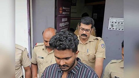 വെഞ്ഞാറമൂട് കൂട്ടക്കൊല: പ്രതി അഫാനെ തിരിച്ചറിഞ്ഞ് ചുറ്റിക വാങ്ങിയ കടയുടെ ഉടമ; പിതൃമാതാവിനെ കൊന്ന കേസിലെ തെളിവെടുപ്പ് പൂർത്തിയായി