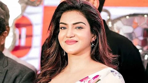 "നിങ്ങളൊരു പുരുഷന്‍ ആണെങ്കില്‍ അതിലൂടെ കടന്നു പോകേണ്ടി വരില്ല"; കാസ്റ്റിങ് കൗച്ചിനെ കുറിച്ച് ഹണി റോസ്