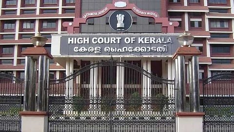 അഭിഭാഷകയോട് മോശം സംസാരം; ജസ്റ്റിസ് ബദറുദ്ദിനെ കേരള ഹൈക്കോടതിയിൽ നിന്നും മാറ്റണമെന്ന്  അഡ്വക്കേറ്റ് അസോസിയേഷൻ