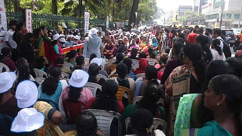 ആശാ വർക്കർമാരുടെ സമരം രണ്ടാംഘട്ടത്തിലേക്ക്; ഈ മാസം 17ന് സെക്രട്ടറിയേറ്റ് ഉപരോധം