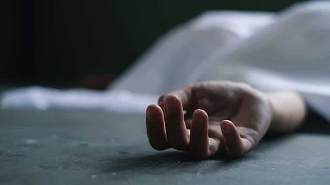 വയനാട്ടിലെ ആദിവാസി യുവാവിൻ്റെ മരണത്തിൽ അസ്വാഭാവികത; മൃതദേഹം കണ്ടെത്തിയത് കാപ്പിത്തോട്ടത്തിൽ
