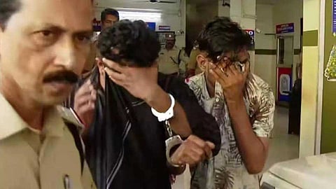 പത്തനംതിട്ട കൂട്ട ബലാത്സംഗം: രണ്ടാം പ്രതിയുടെ അമ്മയില്‍ നിന്ന് ഒന്നാം പ്രതിയുടെ സഹോദരന്‍ തട്ടിയെടുത്തത് ലക്ഷങ്ങള്‍