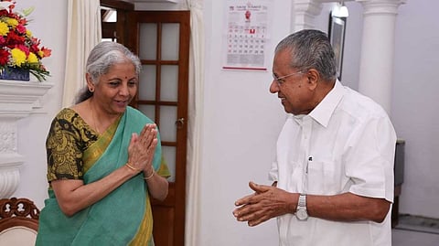 കേരളത്തിന്റെ വായ്പാ പരിധി ഉയര്‍ത്തും;  കൂടിക്കാഴ്ചയില്‍ മുഖ്യമന്ത്രിക്ക് ഉറപ്പ് നല്‍കി കേന്ദ്ര ധനമന്ത്രി