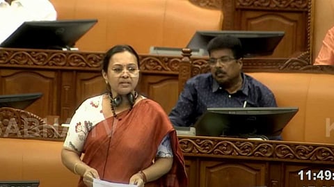 "ആശമാരെ സ്ഥിരം തൊഴിലാളിയായി സംസ്ഥാനത്തിന് പ്രഖ്യാപിക്കാനാകില്ല, മാനദണ്ഡങ്ങളില്‍ മാറ്റം വരുത്തരുതെന്ന് കേന്ദ്ര നിര്‍ദേശമുണ്ട്"