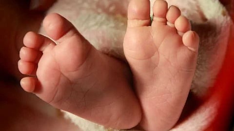 കണ്ണൂരിൽ നാല് മാസം പ്രായമുള്ള കുഞ്ഞ് മരിച്ച നിലയിൽ;  
മൃതദേഹം കിണറ്റിൽ