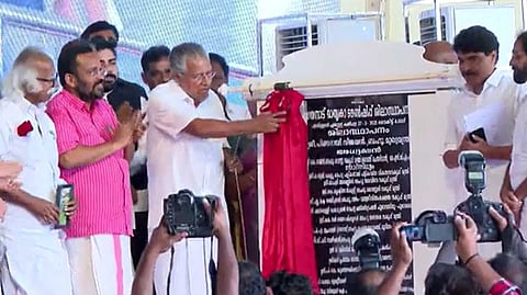 നമുക്കിത് ചെയ്തേ പറ്റുകയുള്ളു; അസാധ്യമെന്ന് കരുതുന്ന എന്തും സാധ്യമാകുമെന്നതിന്  തെളിവാണ് ഇവിടെ ഉയരുന്ന ടൗൺഷിപ്പ്: മുഖ്യമന്ത്രി