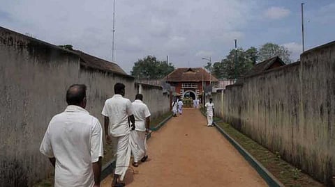സംസ്ഥാനത്തെ ജയിലുകള്‍ നിറഞ്ഞു; പരമാവധി ശേഷിയേക്കാള്‍ 2699 തടവുകാര്‍ അധികമെന്ന് കണക്ക്