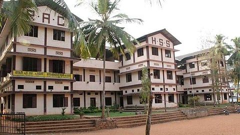 കോഴിക്കോട് പ്ലസ് വൺ ഇംപ്രൂവ്മെൻ്റ് പരീക്ഷയിൽ ആൾമാറാട്ടം; പരീക്ഷയ്‌ക്കെത്തിയ ബിരുദ വിദ്യാർഥി പിടിയിൽ