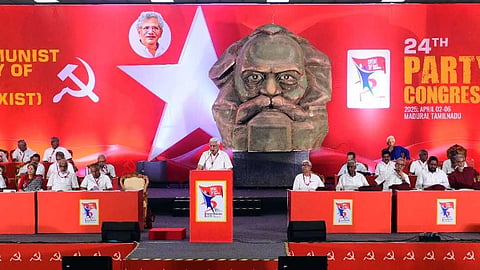 ബിജെപി സര്‍ക്കാരിന്റേത് നവ ഫാസിസ്റ്റ് രീതി; ഹിന്ദുത്വ, വര്‍ഗീയ അജണ്ടകളും കോര്‍പ്പറേറ്റ് പ്രീണനവും ചേര്‍ന്ന ഭരണം: പ്രകാശ് കാരാട്ട്