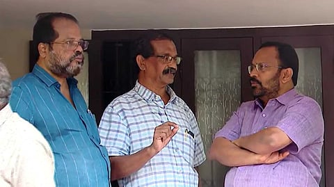 ജബല്‍പൂരിലെ വൈദികര്‍ക്കെതിരായ ആക്രമണം: സർക്കാരിൻ്റെ പൂർണ പിന്തുണ, ഫാദർ ഡേവിസ് ജോർജിൻ്റെ വസതി സന്ദർശിച്ച് മന്ത്രി