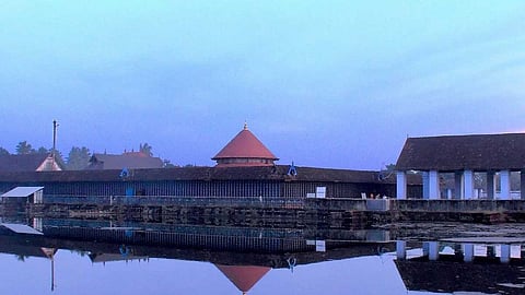 കൂടൽമാണിക്യം ക്ഷേത്രത്തിൽ പുതിയ കഴകക്കാരനെ നിയമിച്ചു;  നിയമനം തന്ത്രിമാരുടെ എതിർപ്പിനെത്തുടർന്ന്  ബി. എ. ബാലു രാജിവെച്ച ഒഴിവിൽ