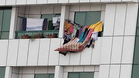 ബാല്‍ക്കണികളിൽ  സാധനങ്ങള്‍ നിറച്ചാല്‍ 4000 ദിര്‍ഹം വരെ പിഴ; നഗര സൗന്ദര്യം ഉറപ്പാക്കാന്‍ കടുത്ത നടപടികളുമായി അബുദബി