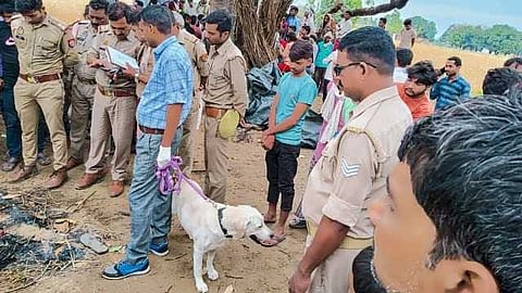 യുപിയില്‍ ദലിത് യുവാവിനെ കൊലപ്പെടുത്തി, മൃതദേഹം കത്തിച്ചു; ഏഴ് പേർക്കെതിരെ കേസ്