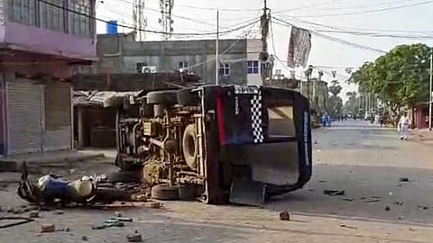 വഖഫ് നിയമത്തിനെതിരായ പ്രതിഷേധം: മുർഷിബാദിനു പിന്നാലെ സൗത്ത് 24 പർഗാനാസിലും സംഘർഷാവസ്ഥ