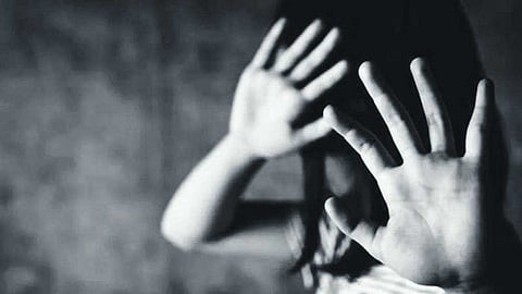 പത്തനംതിട്ടയില്‍ പ്രായപൂര്‍ത്തിയാകാത്ത മൂന്ന് സഹോദരിമാരെ പീഡിപ്പിച്ചു; അറസ്റ്റിലായത് 17 വയസ്സുള്ള അര്‍ധ സഹോദരന്‍