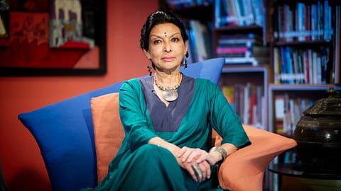 തൃശൂരില്‍ ആശാ വർക്കർക്ക് 'പ്രതിഷേധ ഓണറേറിയം' കൈമാറി മല്ലികാ സാരാഭായി; പരിപാടിയില്‍ ഓണ്‍‌ലൈനായി പങ്കെടുത്തു