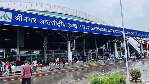 ശ്രീനഗർ വിമാനത്താവളത്തില്‍ ഡ്രോണാക്രമണമെന്ന് സൂചന; പ്രതിരോധ നടപടികൾ ആരംഭിച്ചു