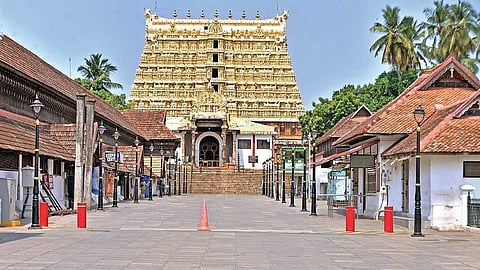 പത്മനാഭസ്വാമി ക്ഷേത്രത്തിൽ നിന്ന് കാണാതായ സ്വർണം കിട്ടി; കണ്ടെത്തിയത് പടിഞ്ഞാറെ നടയിലെ മണലിൽ താഴ്ത്തിയ നിലയില്‍