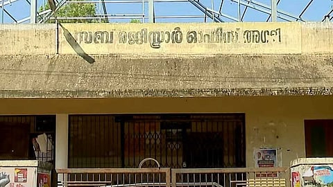 രജിസ്ട്രേഷൻ വകുപ്പിന്‍റെ അന്വേഷണം അട്ടിമറിച്ചു; അട്ടപ്പാടിയിൽ നിയമം ലംഘിച്ചുള്ള ഭൂമി വിൽപ്പന സജീവം
