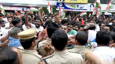 "ഗുണ്ടകളെ അണിനിരത്തി പ്രകോപന മുദ്രാവാക്യങ്ങൾ മുഴക്കി"; മലപ്പട്ടം സംഘർഷം ആസൂത്രണം ചെയ്തത് യൂത്ത് കോണ്‍ഗ്രസെന്ന് CPIM