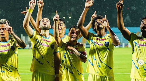 കേരള ബ്ലാസ്റ്റേഴ്‌സിന് തിരിച്ചടി; 2025-26 സീസണിലേക്കുള്ള പ്രീമിയര്‍ വണ്‍ ക്ലബ് ലൈസന്‍സ് റദ്ദാക്കി അഖിലേന്ത്യാ ഫുട്‌ബോള്‍ ഫെഡറേഷന്‍
