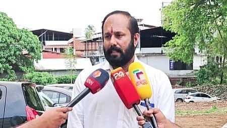 കൊടകര കേസിൽ കള്ളപ്പണം കൈപ്പറ്റി ബിജെപിക്ക് അനുകൂലമായി റിപ്പോർട്ട് നൽകി; ഇഡി ഉദ്യോഗസ്ഥൻ ശേഖർ കുമാറിനെതിരെ തിരൂർ സതീഷ്;