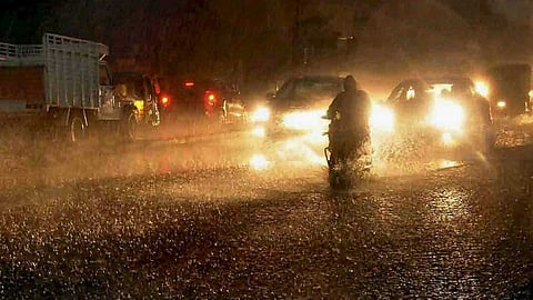 കുട മറക്കല്ലേ...! സംസ്ഥാനത്ത് അടുത്ത അഞ്ചുദിവസം അതിശക്ത മഴ മുന്നറിയിപ്പ്