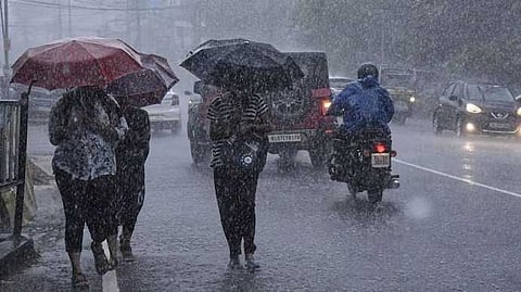 സംസ്ഥാനത്ത് അതിതീവ്രമഴ മുന്നറിയിപ്പ്; 11 ജില്ലകളില്‍ റെഡ് അലേർട്ട്