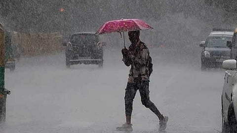 സംസ്ഥാനത്ത് മൂന്ന് ജില്ലകളില്‍ റെഡ് അലേർട്ട്; മെയ് 30 വരെ ശക്തമായ മഴ
