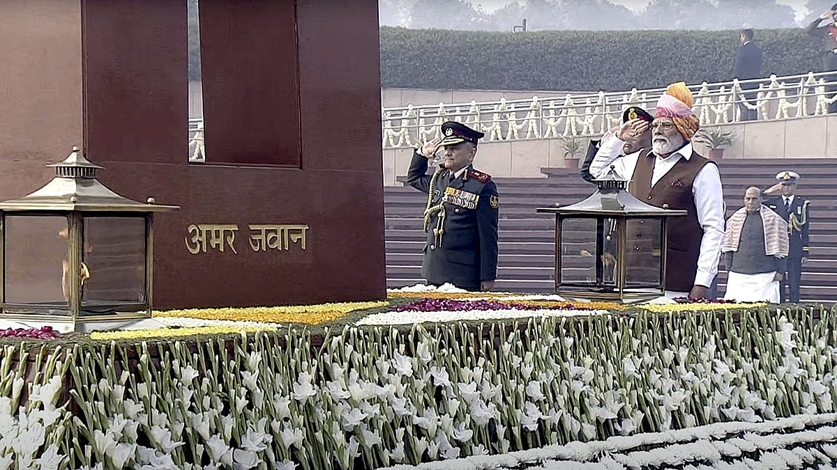 PM Modi pays homage at National War Memorial 