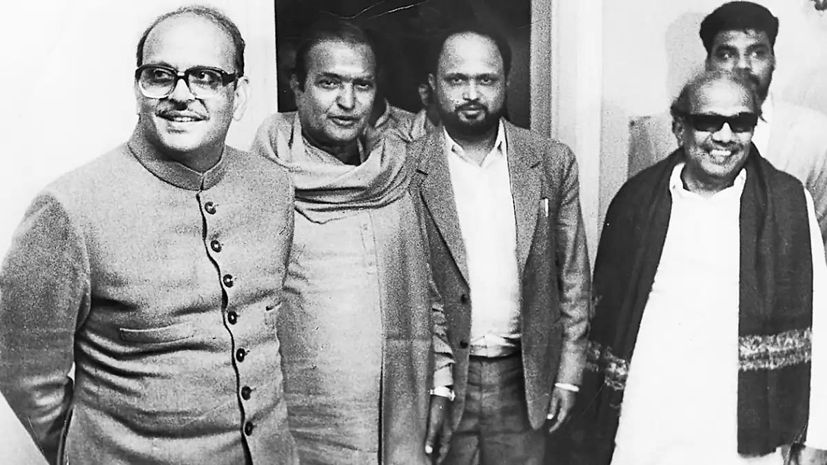 From the Archives: VP Singh, along with NT Rama Rao, PK Mahanta and N Karunanidhi in 1989 - 	Photo: Getty Images