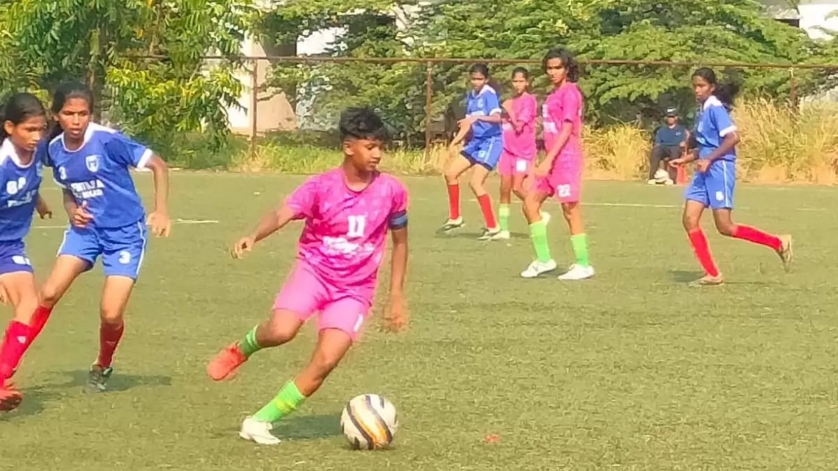 X/ @kheloindia : Women football players playing in Khelo India Women's Football League 

