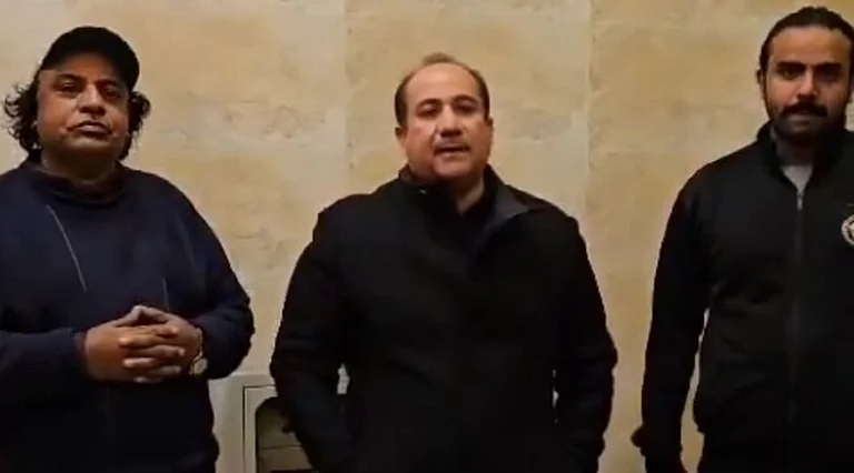 Rahat Fateh Ali Khan issues clarification after beating a student - Twitter