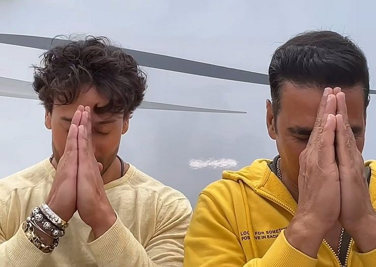 Instagram : Akshay, Tiger
