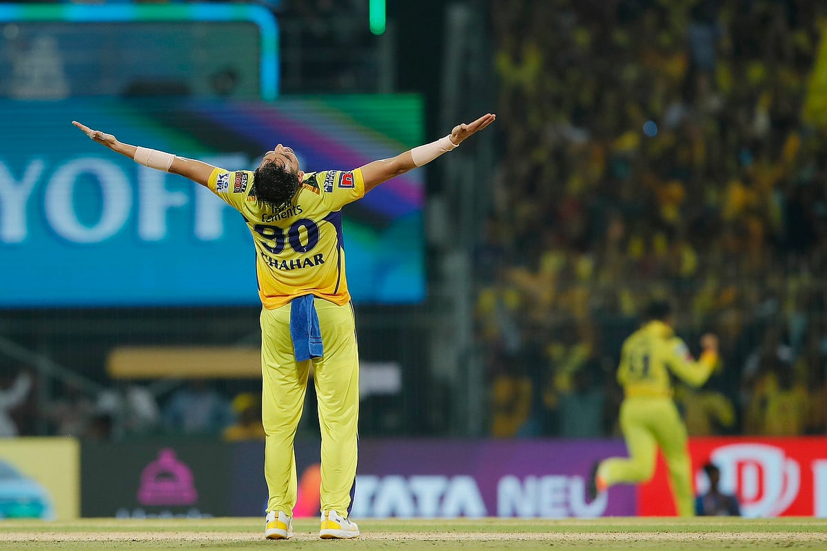 X/ Deepak Chahar : Deepak Chahar in action during the Indian Premier League 2023 playing for Chennai Super Kings 