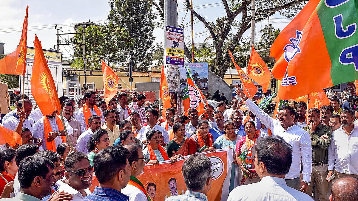 Row over removal of Hanuman flag in Karnataka