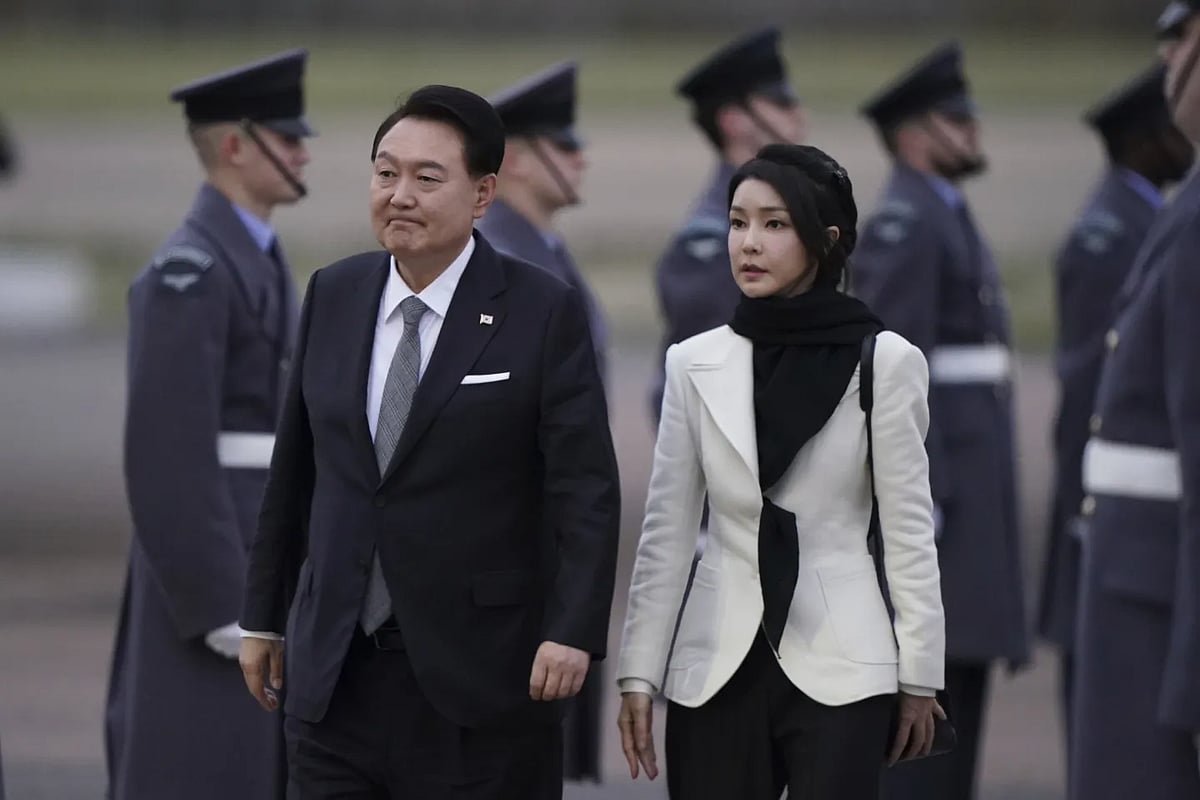 AP : South Korea President Yoon Suk Yeol and First Lady Kim Keon Hee. 