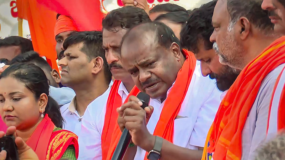 Row over removal of Hanuman flag in Karnataka