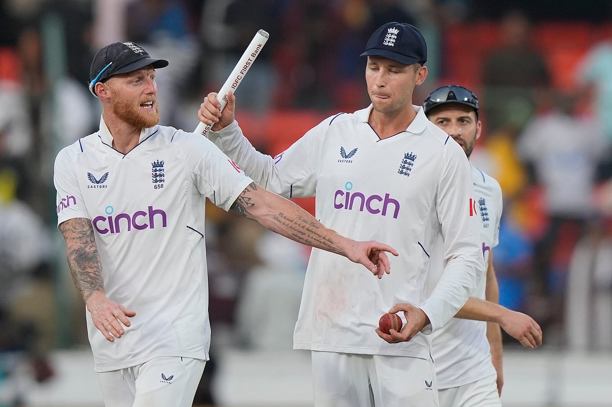  (AP Photo/Mahesh Kumar A.) : England National Cricket Team Captain, Ben Stokes with his teammate Tom Hartley celebrate England's victory in the first cricket test match against India in Hyderabad, India, Sunday, Jan. 28, 2024.
