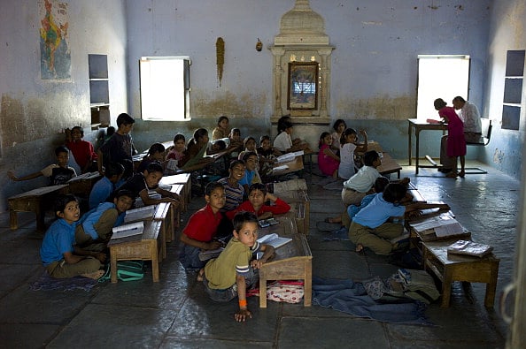 Getty Images : Indian children at Rajyakaiya School in Narlai village, Rajasthan